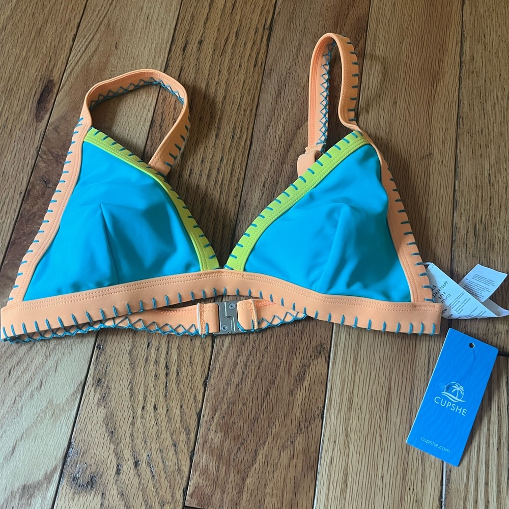 Cupshe Vibrant Bikini Top with Contrast Trim